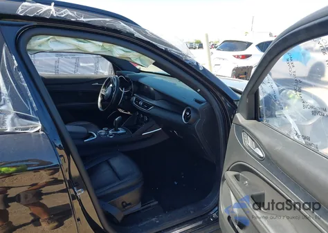 2022 Alfa Romeo Stelvio Sprint Rwd z USA, uszkodzony, nr VIN ZASPAJAN9N7D32102